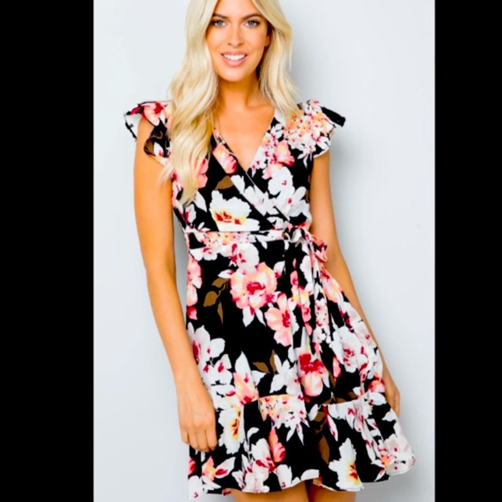 NEW Miami Wrap Floral Dress Size Medium